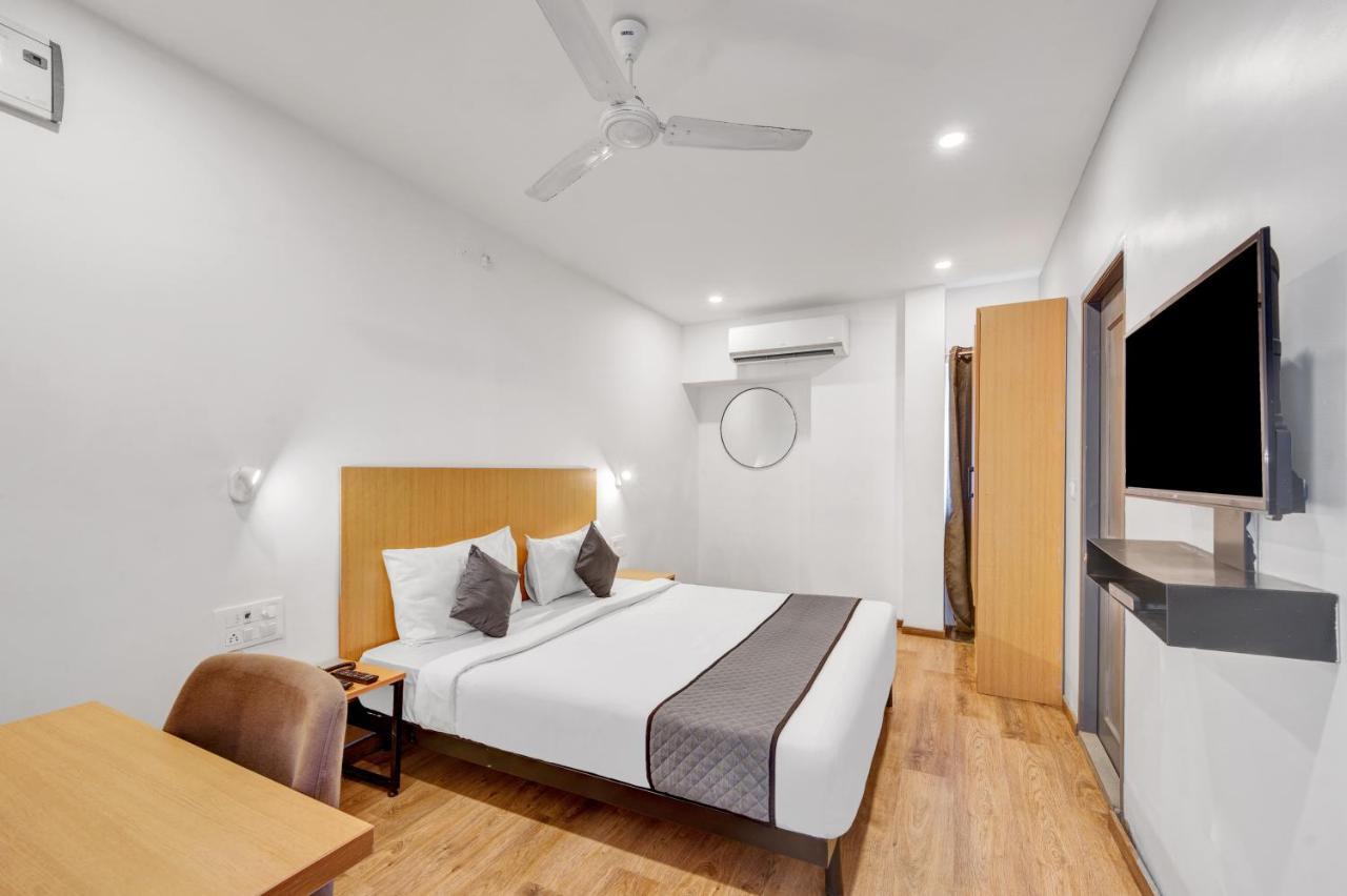Upar Hotels Uthandi, Ecr Chennai Dış mekan fotoğraf